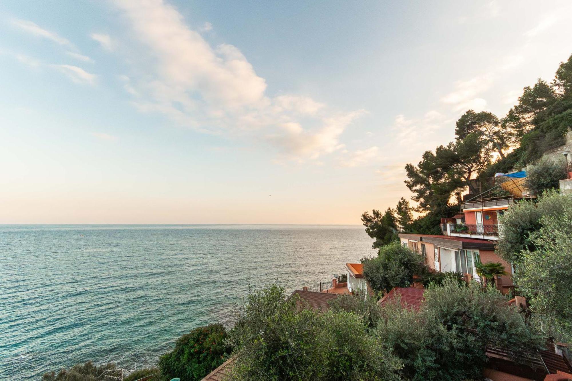C22 Beachfront Villa - Spa Bath, Pool, Private Beach, Parking Free Marina dʼMarina dʼAndora Exteriör bild